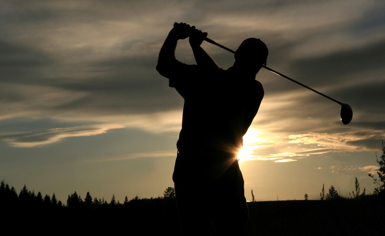 Golfing in Snoqualmie near our vacation rental in Snoqualmie Pass, highlighting leisure activities supported by our comprehensive rental management services.